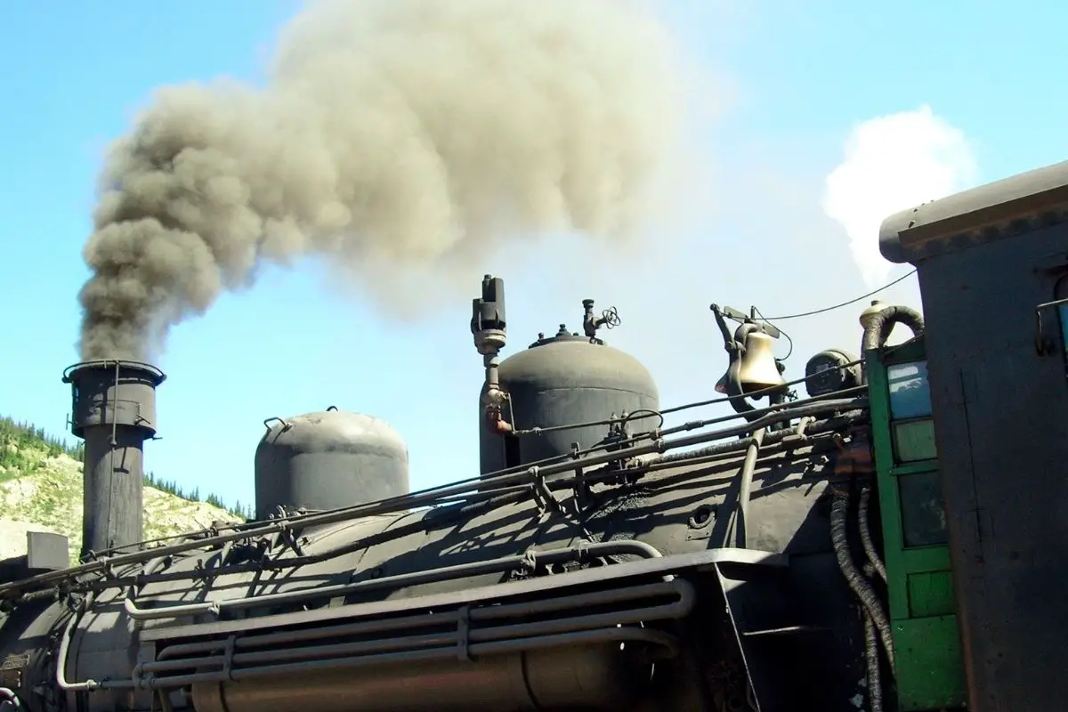 Hydrogen fuel cell hybrid - Pollution from train