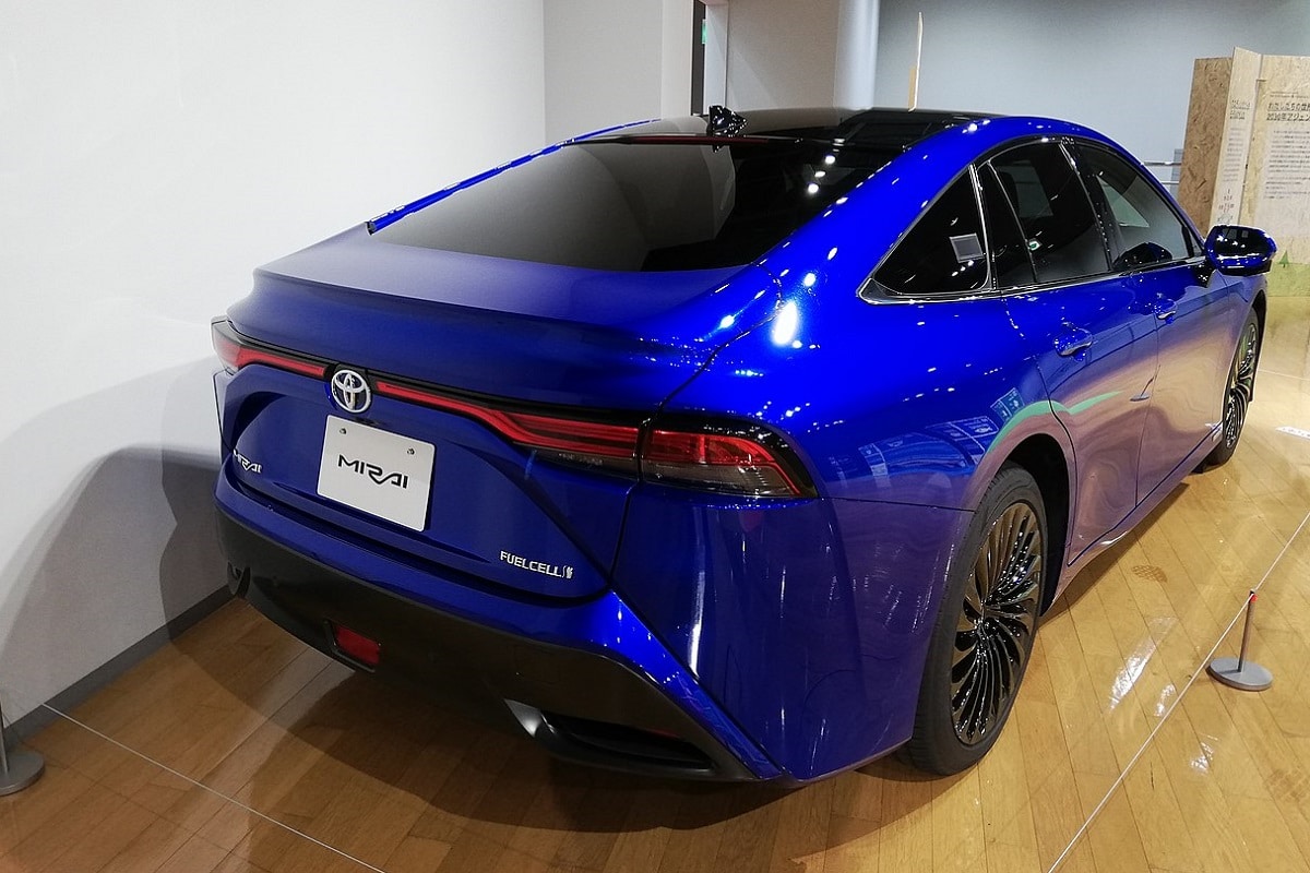 50 Toyota Mirai Fuel Cell Electric Vehicles Added To Socalgas Fleet 50 Toyota Mirai Fuel Cell Electric Vehicles Added To Socalgas Fleet