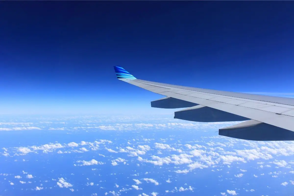 Hydrogen Cars - airplane wing