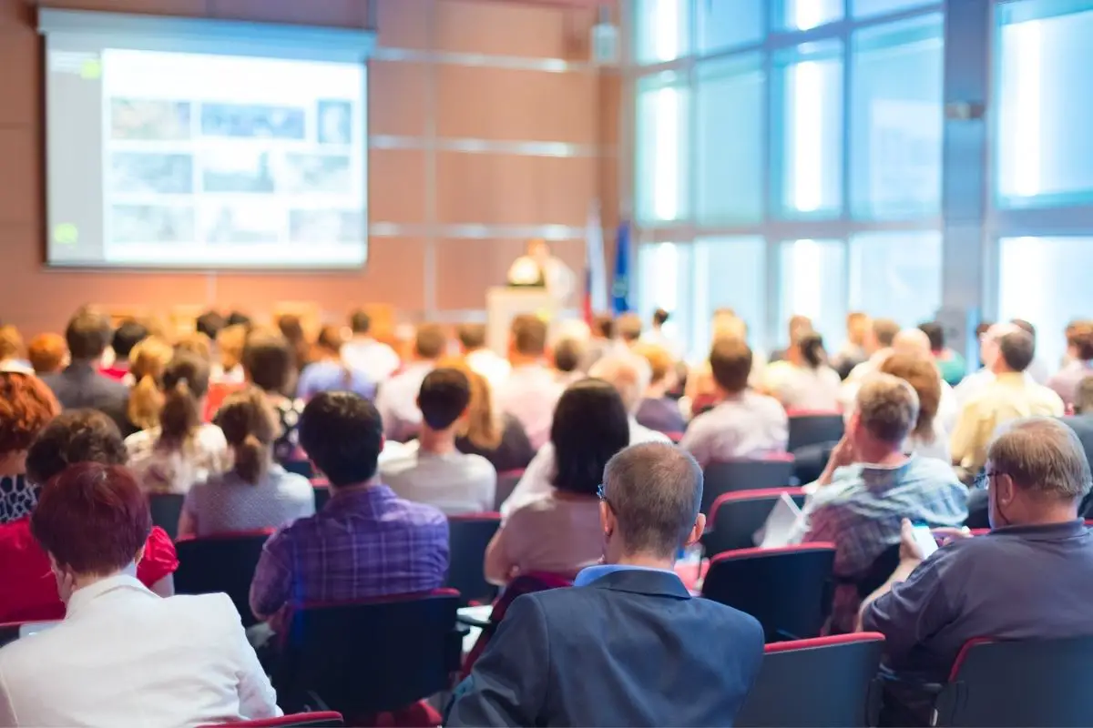 Hydrogen fuel - Person speaking at an event