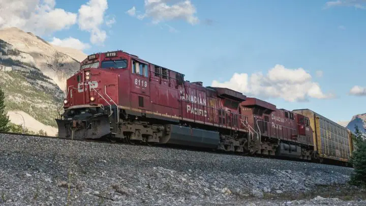 Canadian Pacific developing hydrogen train locomotive