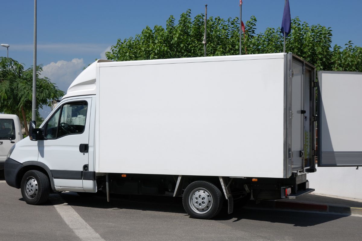 hydrogen Fuel cell trucks - Image of a light-duty truck