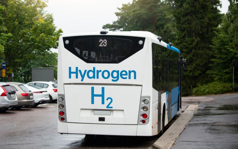Why the long-term answer to zero-emission buses is hydrogen, not batteries