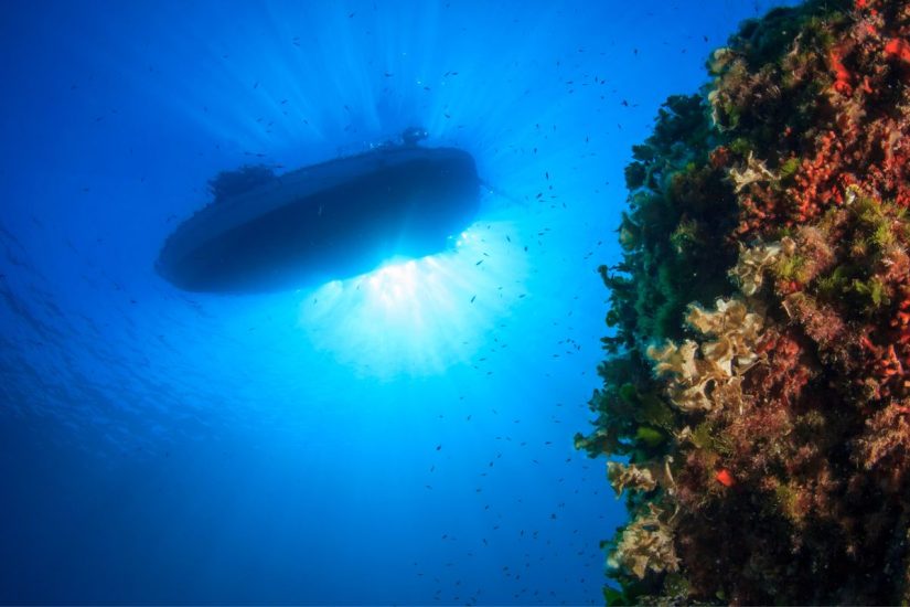 Hydrogen fuel cell - Boat - underwater