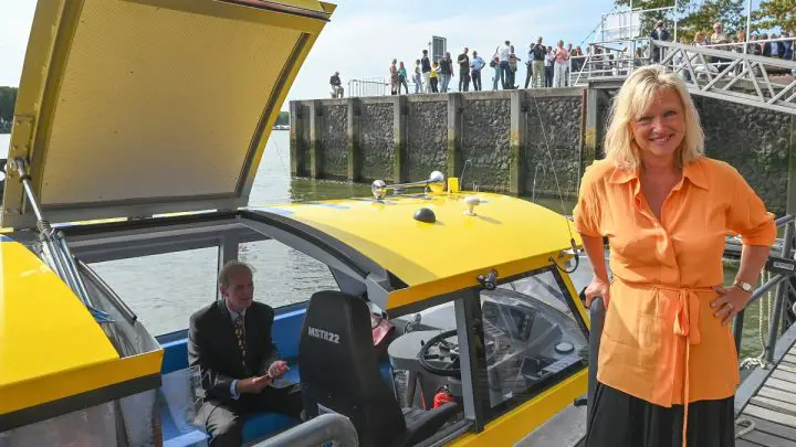 Hydrogen fuel MSTX 22 Watertaxi Rotterdam christened