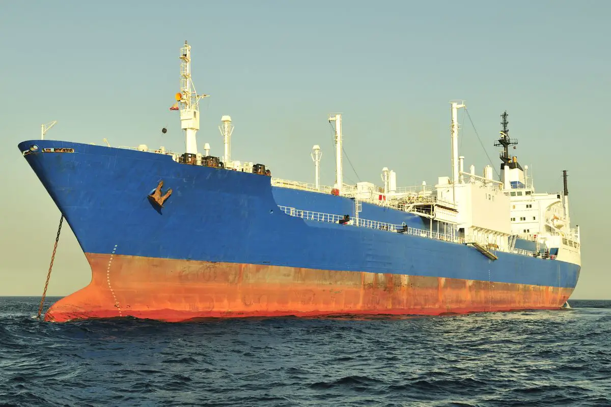 Hydrogen fuel cells - Image of Shipping tanker