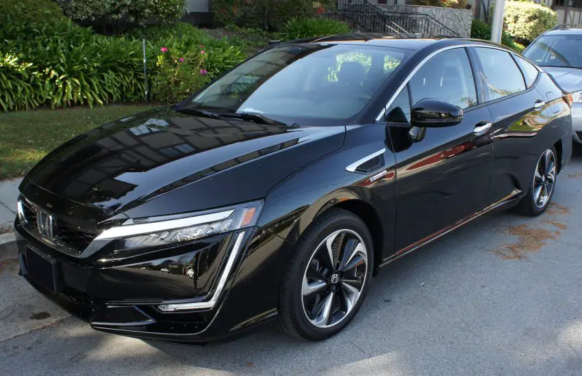 2018 Honda Clarity Fuel Cell Hydrogen cars listed in Japan