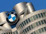 BMW iX5 hydrogen - BMW building