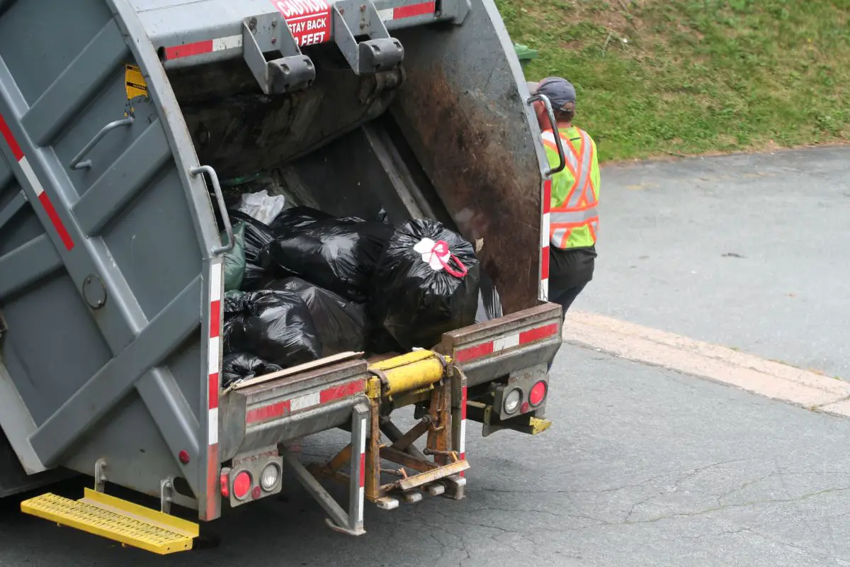 Fuel cell systems - Image of garbage Truck