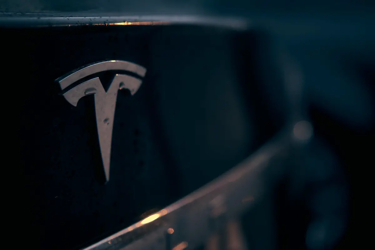 Hydrogen Storage - Tesla Logo