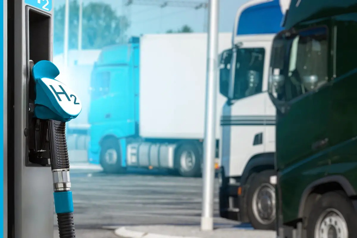 Hydrogen fuel cell trucks - H2 station with trucks
