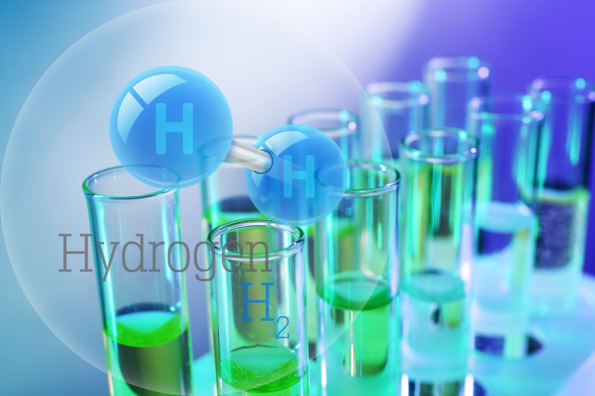 Hydrogen hub - green liquid in tubes - H2