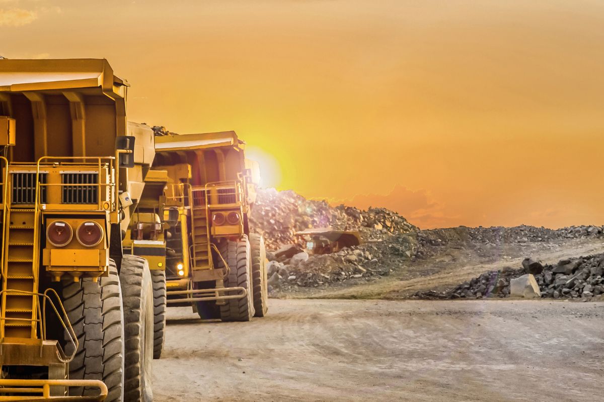 Hydrogen mining truck - Image of trucks used for mining at sunset