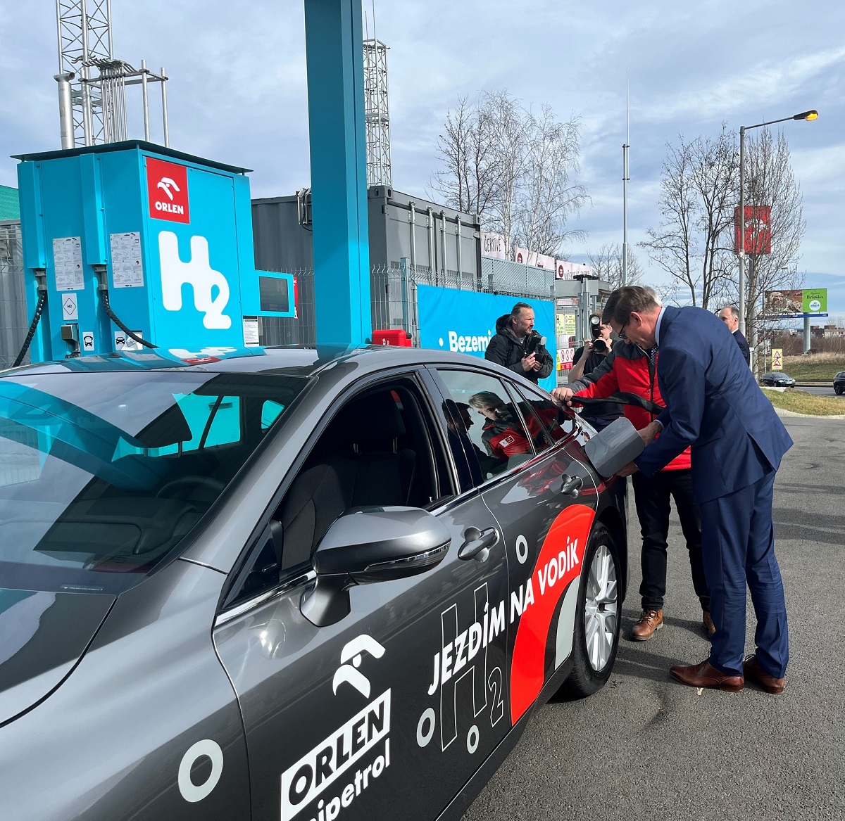 ORLEN Benzina H2 Station in Prague - Ministerstvo dopravy facebook - Image 3