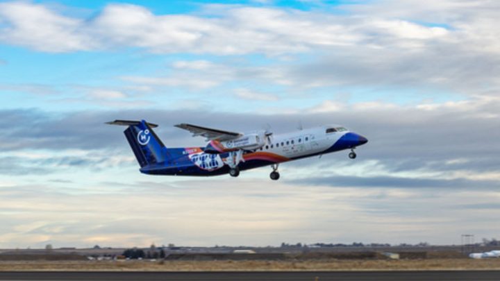 Plug Power and Universal Hydrogen Flight Test of Hydrogen Airplane