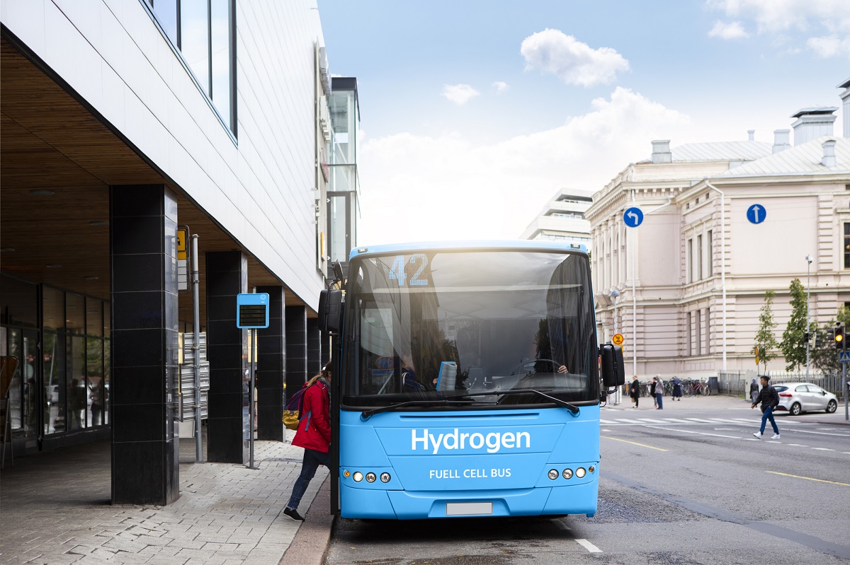 Hydrogen Buses - Image of person getting on to H2 Bus