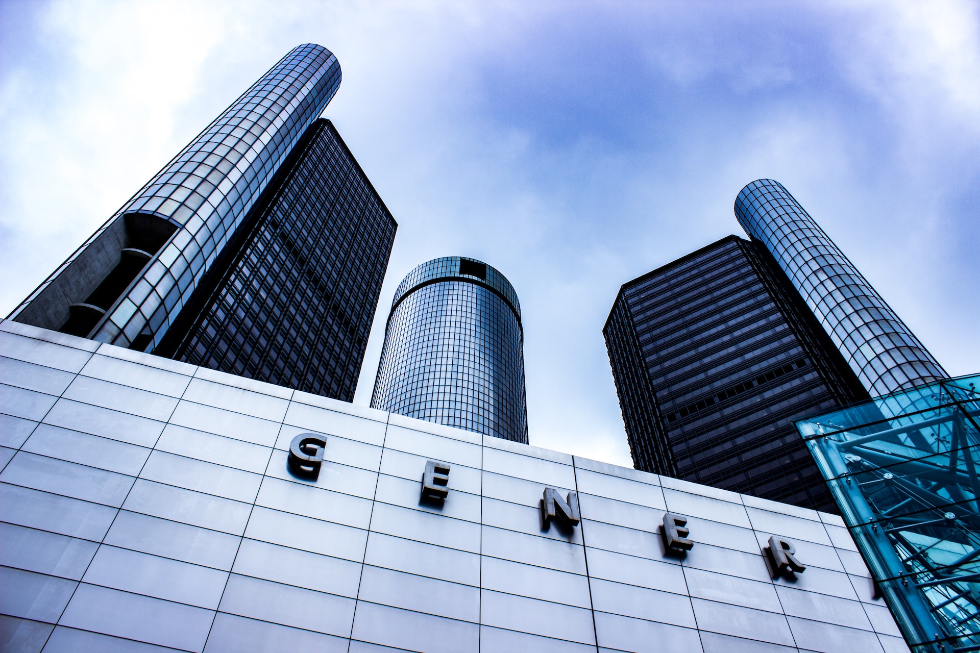 Green hydrogen - Image of General Motors HQ