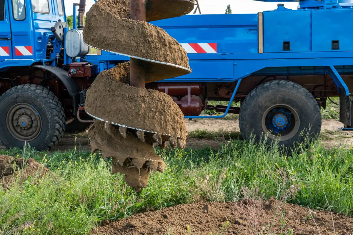 Hydrogen piling rig - Image of a construction auger