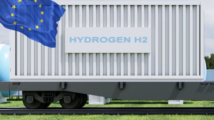 PESA introduces first certified hydrogen shunting locomotive