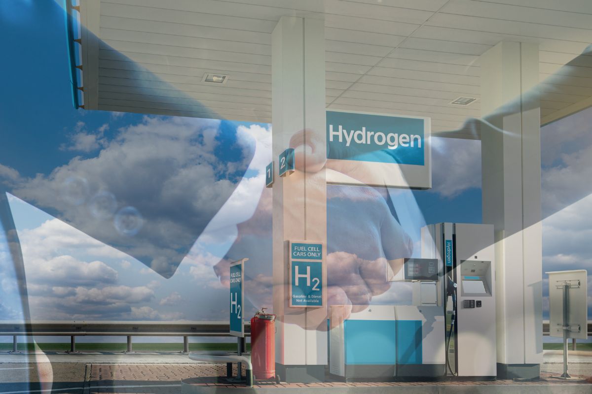 Hydrogen station - Partnership - Handshake