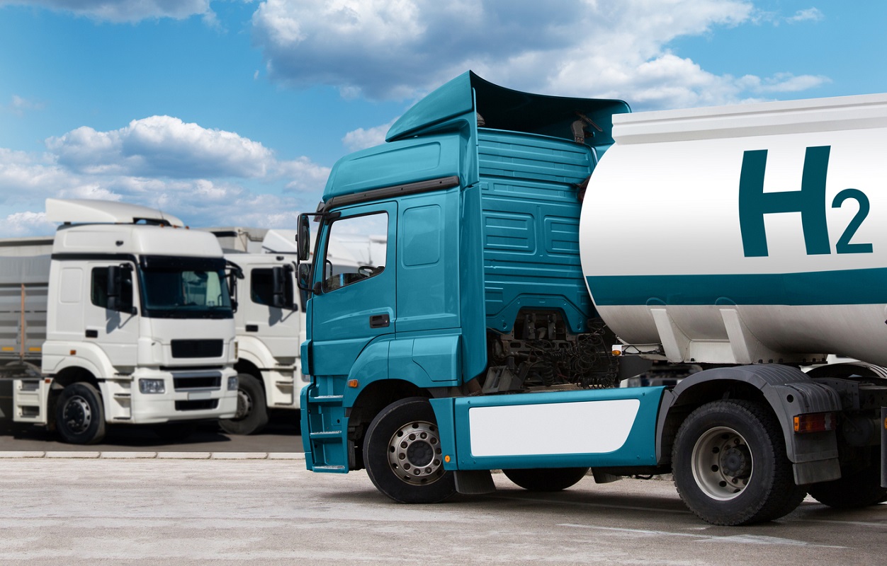 Truck with hydrogen fuel tank trailer