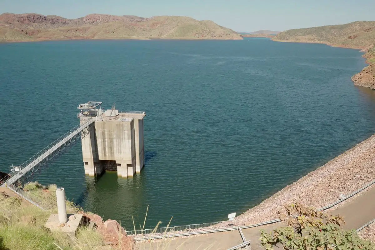 Green hydrogen - Image of lake argyle dam intake tower near kununurra