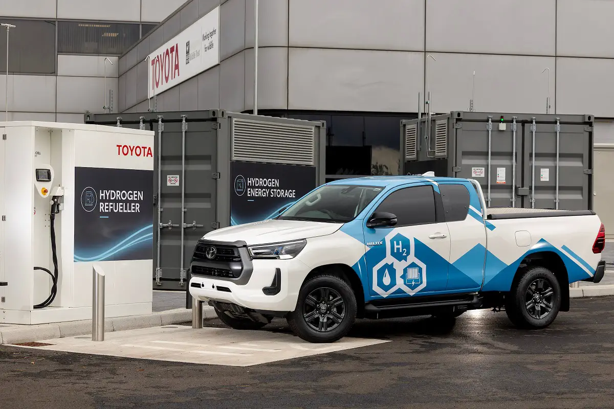 Toyota hydrogen fuel pickup -rkp-hydrogen-hilux-111