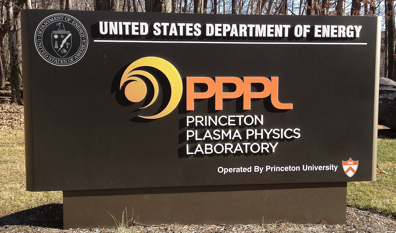 Clean hydrogen research - U.S. Department of Energy - FRONTGATE SIGN AT PRINCETON PLASMA PHYSICS LABORATORY