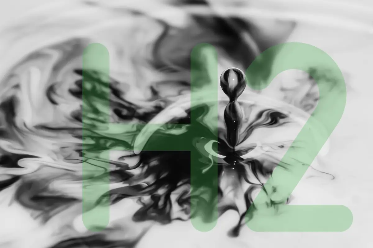 Liquid green H2 - Gray liquid with green H2