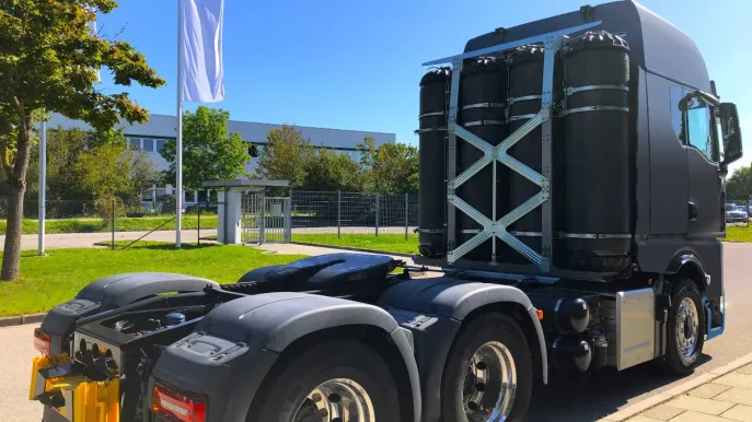 H2 Storage - The Voith Plug & Drive storage system for hydrogen on the back of the drivers cab of a tractor unit - Image Source - Voith Group