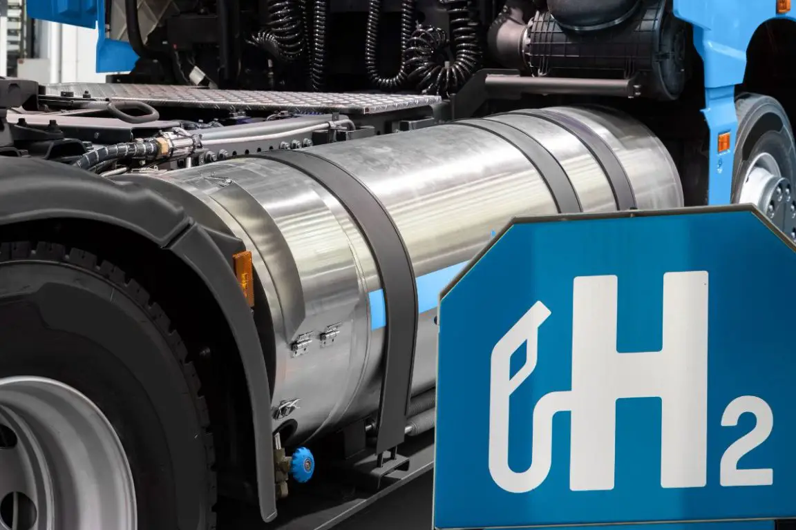 Hydrogen Station - Image of H2 Truck