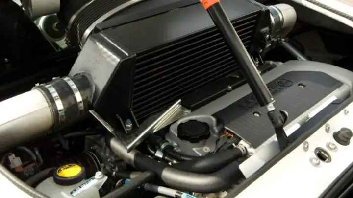 This engine runs on three fuels: neither electricity nor hydrogen