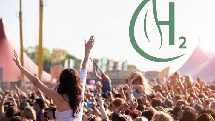 Rocking Out CO2: Green Hydrogen Steals the Spotlight