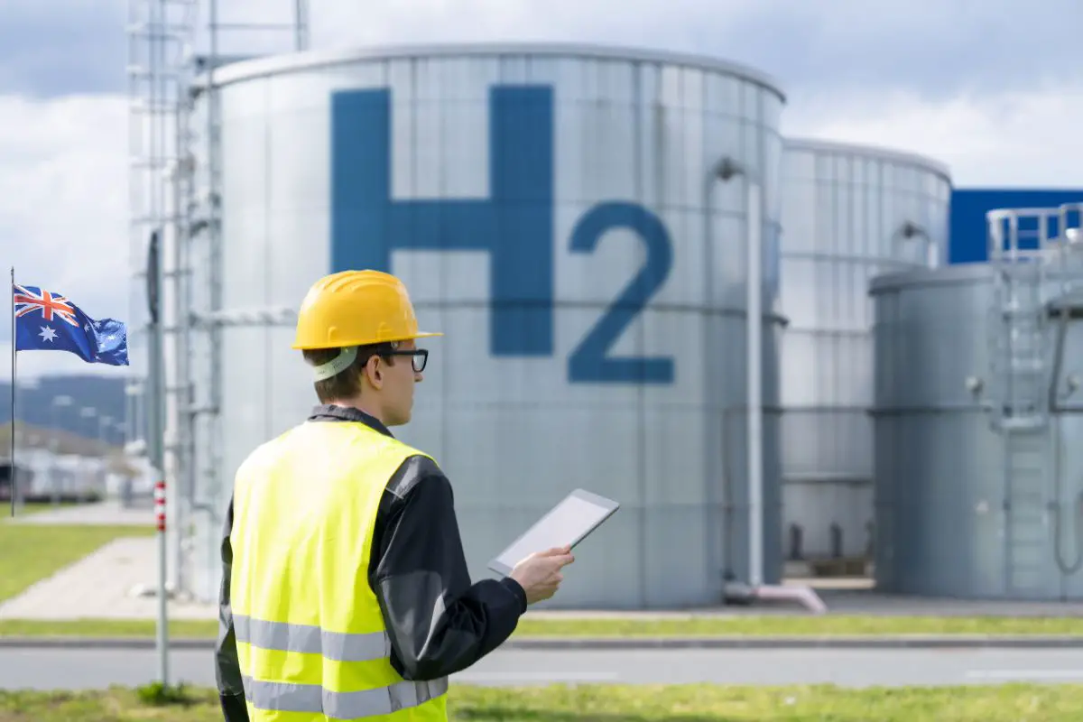 Liquid Hydrogen facility - Australian flag