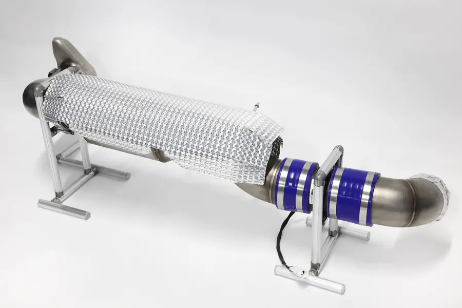 Catalyst to treat surplus boil-off gas