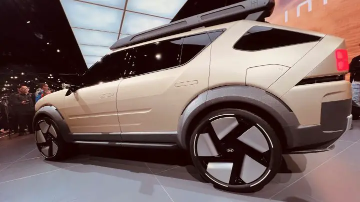 The Art of Steel Meets Hydrogen Innovation in the Hyundai Initium SUV