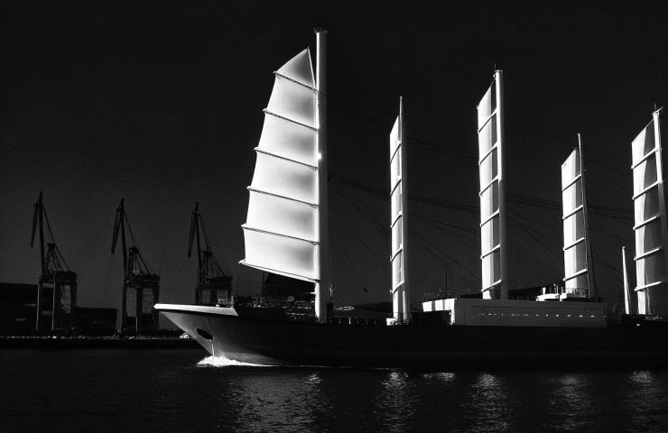 Wind Hunter Vessel Achieves World’s First Onshore Supply of Ship-Produced Green Hydrogen