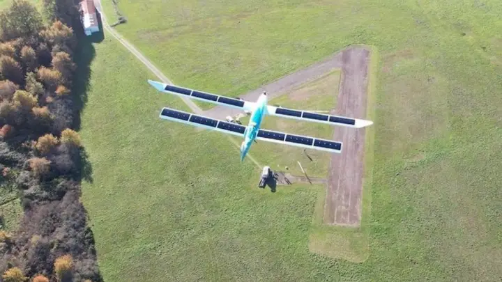 Hydrogen Fuel Cells Power World’s First Solar-Hydrogen-Battery Tribrid Drone from H3 Dynamics and XSun