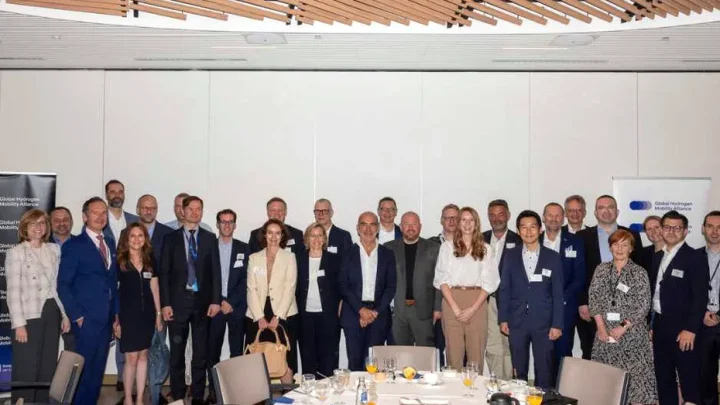 Top EU CEOs Call for Fast-Tracking Hydrogen Mobility to Safeguard Clean Tech Leadership