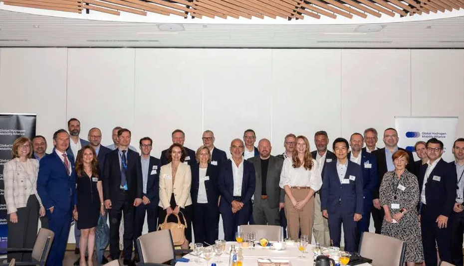 Top EU CEOs Call for Fast-Tracking Hydrogen Mobility to Safeguard Clean Tech Leadership Top EU CEOs Call for Fast-Tracking Hydrogen Mobility to Safeguard Clean Tech Leadership