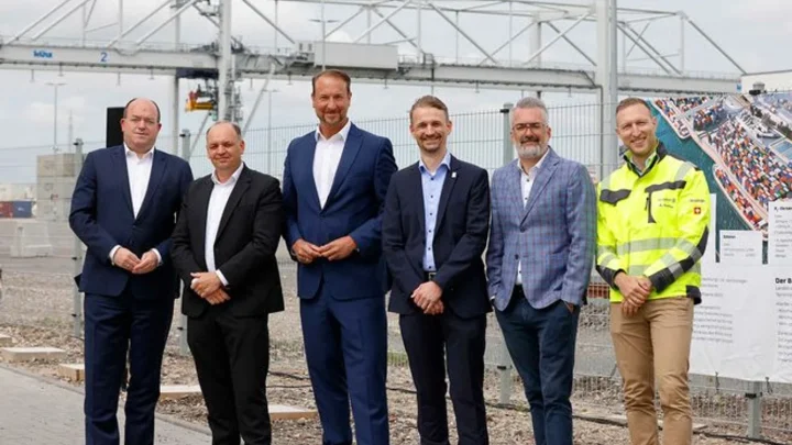 Hydrogen Fuel Cells Power Europe’s Largest Inland Port in CO₂-Neutral First