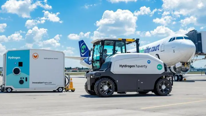 Hamburg Airport Launches Hydrogen-Powered Baggage Tractor Trial to Decarbonize Ground Operations