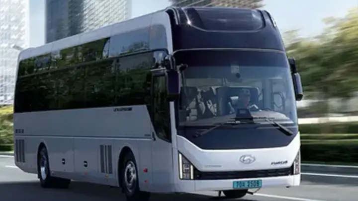 Hyundai Unveils 960 km-Range Hydrogen Fuel Cell Bus, Redefining Zero-Emission Transport