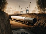 Hamburger Energienetze and Gasnetz Hamburg are testing a key natural gas pipeline beneath the Süderelbe river for hydrogen service, fast-tracking Hamburg’s industrial decarbonization through repurposed hydrogen infrastructure by 2027.