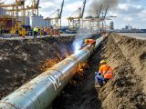 Gasunie and Hynetwork Services completed the final weld on a 32 km hydrogen pipeline in Rotterdam port, marking the first segment of the Netherlands’ national hydrogen network, set to be operational by April 2026.