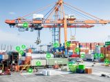 At TOC Americas 2025, Konecranes launched its Noell Hydrogen Fuel Cell Straddle Carrier, a modular heavy-lifting vehicle running on hydrogen fuel cells. Early HHLA tests in Hamburg confirm diesel-matching performance, pointing toward zero-emission, sustainable port operations.