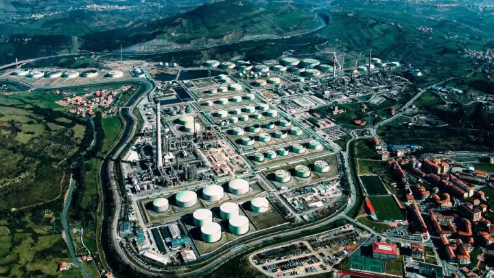 Green Hydrogen Scale-Up: Repsol to Install Second 100 MW Electrolyzer at Petronor Refinery