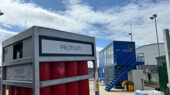 Sustainable Aviation Fuel Production: Protium delivers its first green hydrogen consignment at London Oxford Airport