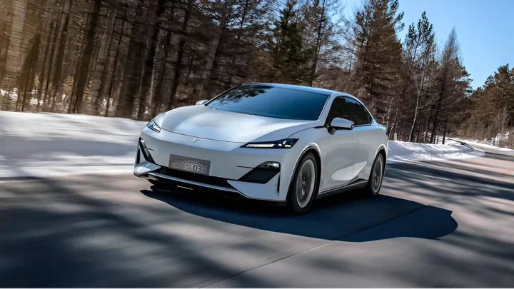 Deepal SL03 Debuts First-Generation Hydrogen Fuel Cell System