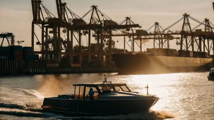 Hydrogen Fuel Cells Power New Pilot Harbor Craft in Singapore